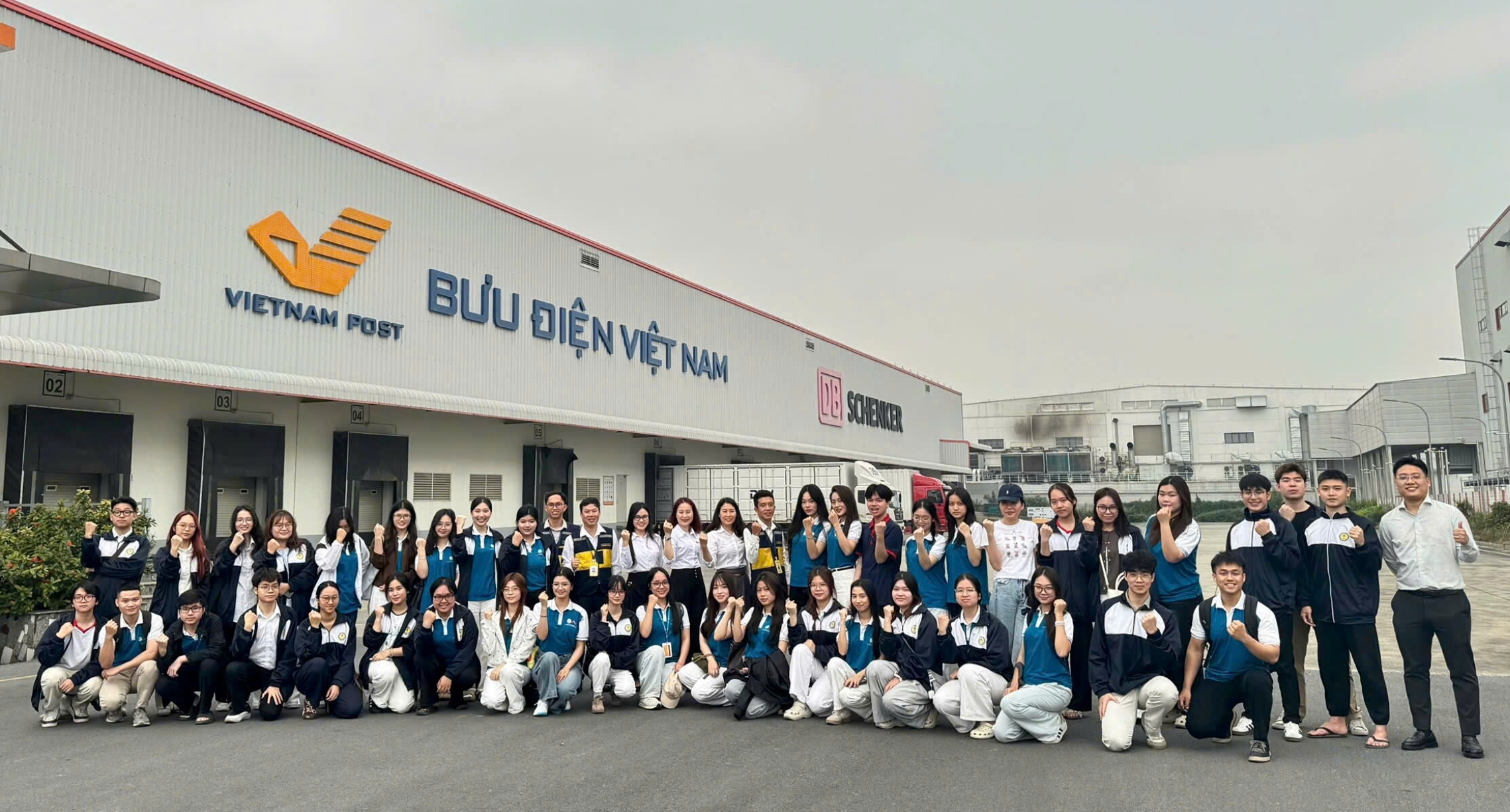 TRẢI NGHIỆM HỌC TẬP THỰC TẾ CỦA SINH VIÊN CHUYÊN NGÀNH HẢI QUAN VÀ LOGISTICS CQ 61.06CLC TẠI KHO NGOẠI QUAN VĨNH PHÚC, CÔNG TY LOGISTICS - TỔNG CÔNG TY BƯU ĐIỆN VIỆT NAM