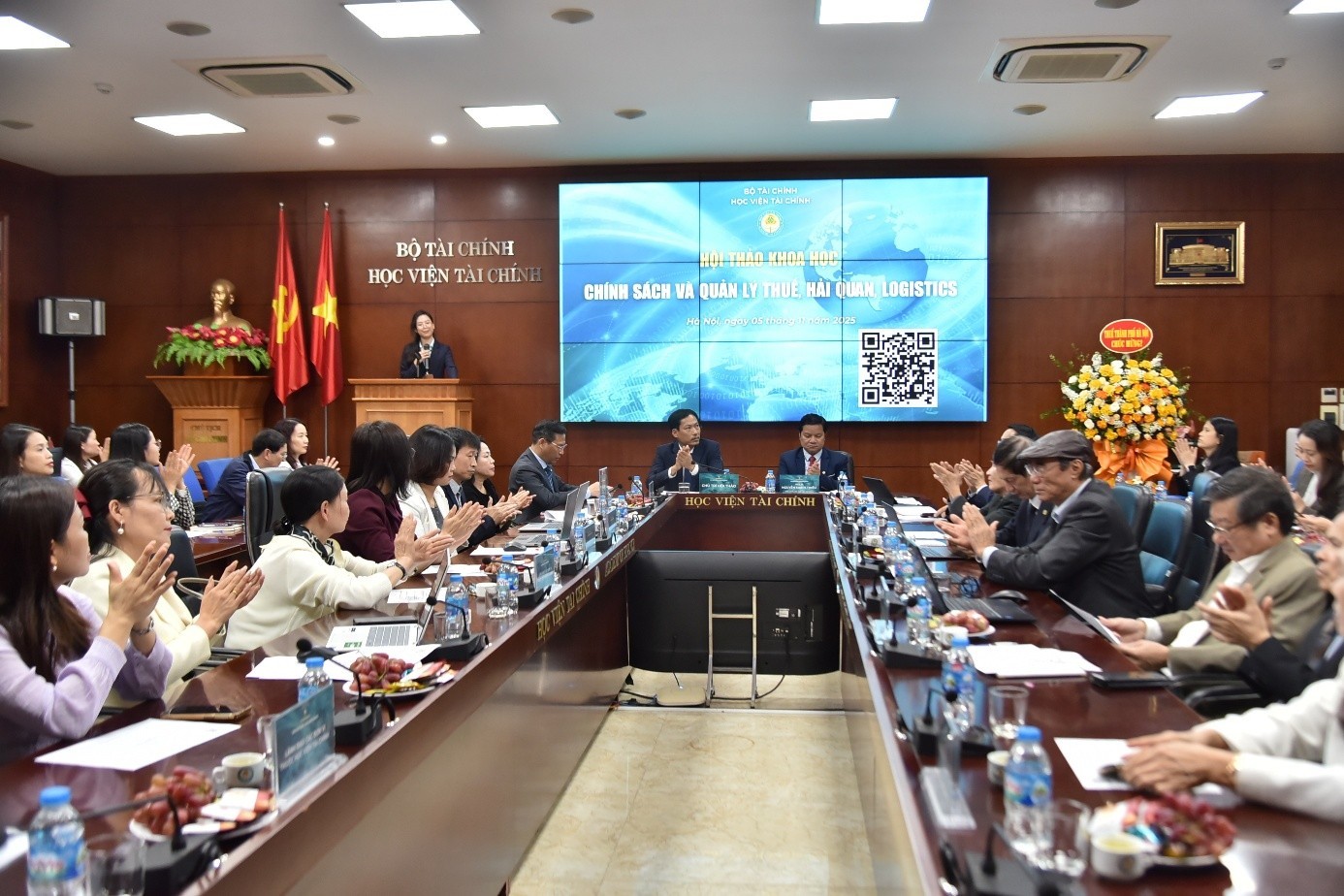 NHỮNG ĐIỂM SÁNG TRONG HOẠT ĐỘNG NGHIÊN CỨU KHOA HỌC NĂM 2025 CỦA KHOA THUẾ VÀ HẢI QUAN