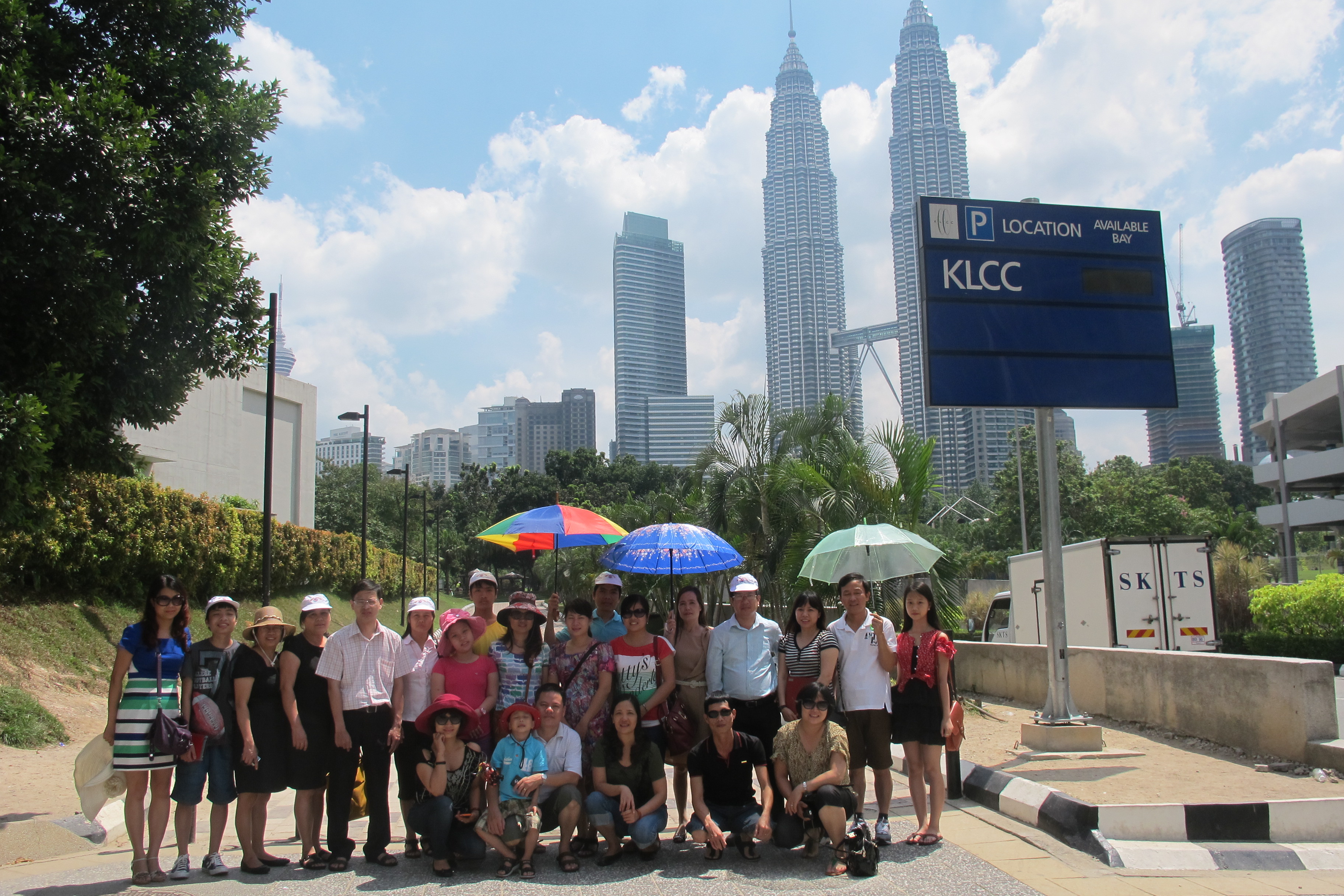 Đoàn CBGV khoa tại Malaysia - 1
